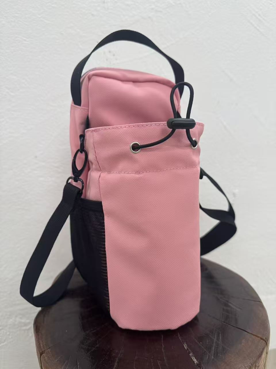 Sports and Fitness Magnetic Water Bottle Bag with Strong Magnets for Gym